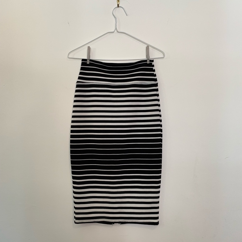 Eye catching skirt.